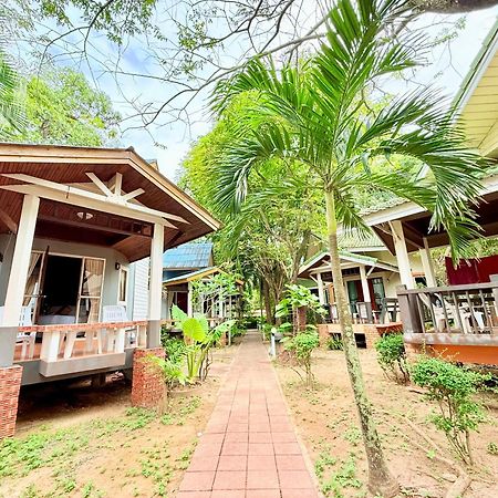 ランタ パーム ビーチ リゾート Ko Lanta エクステリア 写真